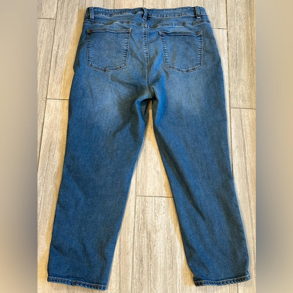 Talbots Heritage Crop 16 women’s Jeans in great preowned condition - Picture 3 of 6